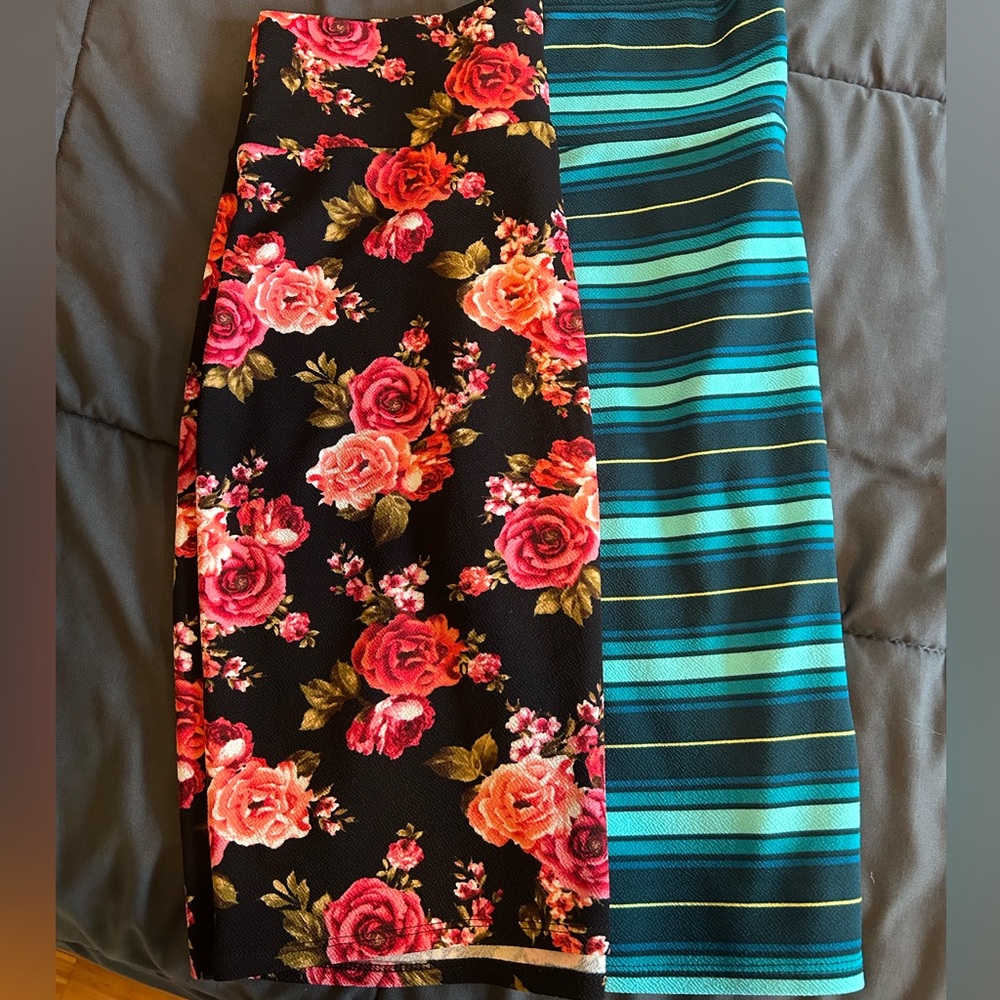 Lot of 2 size large LulaRoe skirts